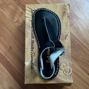 New size 13 girls black saltwater sandal